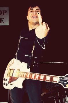 frank iero middle finger